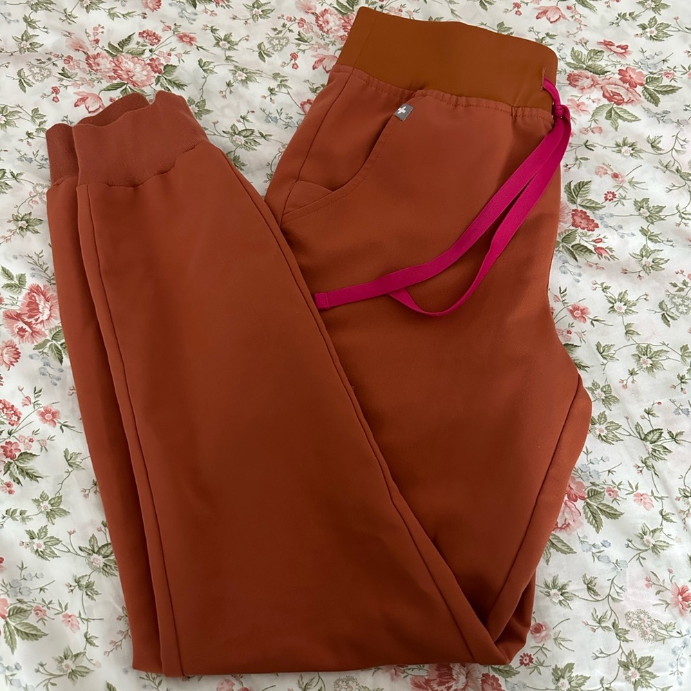 Figs XS Jogger Scrubs